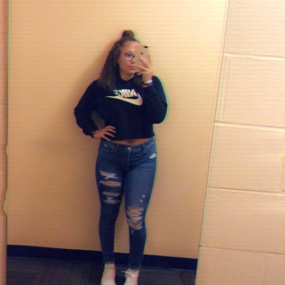 Meet your Posher, Nikki - Picture 1 of 1